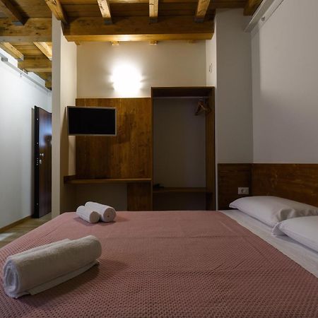 Bed and Breakfast Piazza Cavour LʼAquila Exterior foto