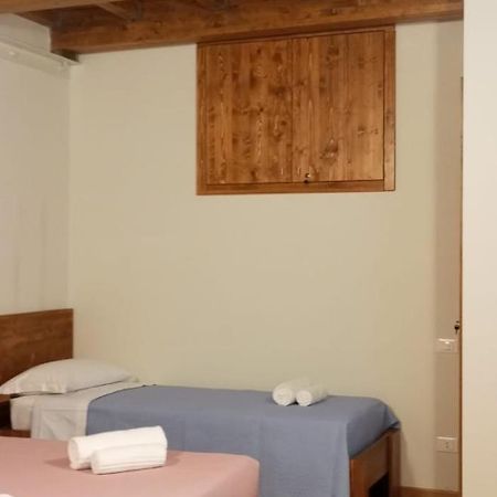 Bed and Breakfast Piazza Cavour LʼAquila Exterior foto