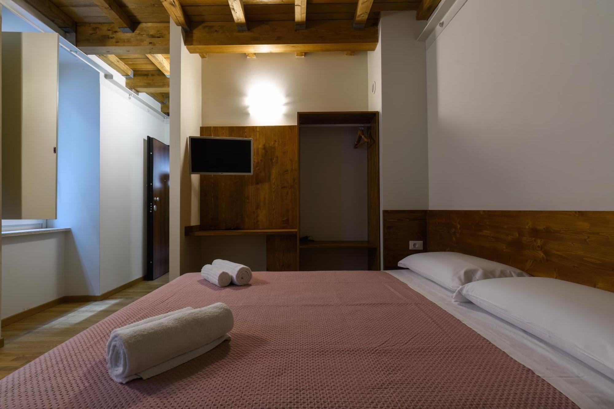 Bed and Breakfast Piazza Cavour LʼAquila Exterior foto